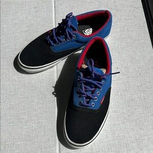 Vans off the Wall Black, Men Blue Sneaker. Sz 10. Never worn.